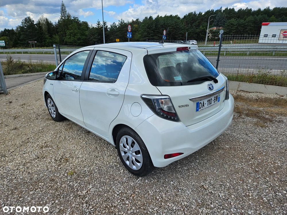 Toyota Yaris Hybrid 100 Sol - 3