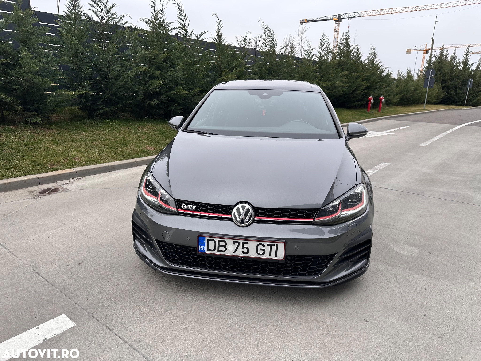 Volkswagen Golf 2.0 TSI GTI - 4