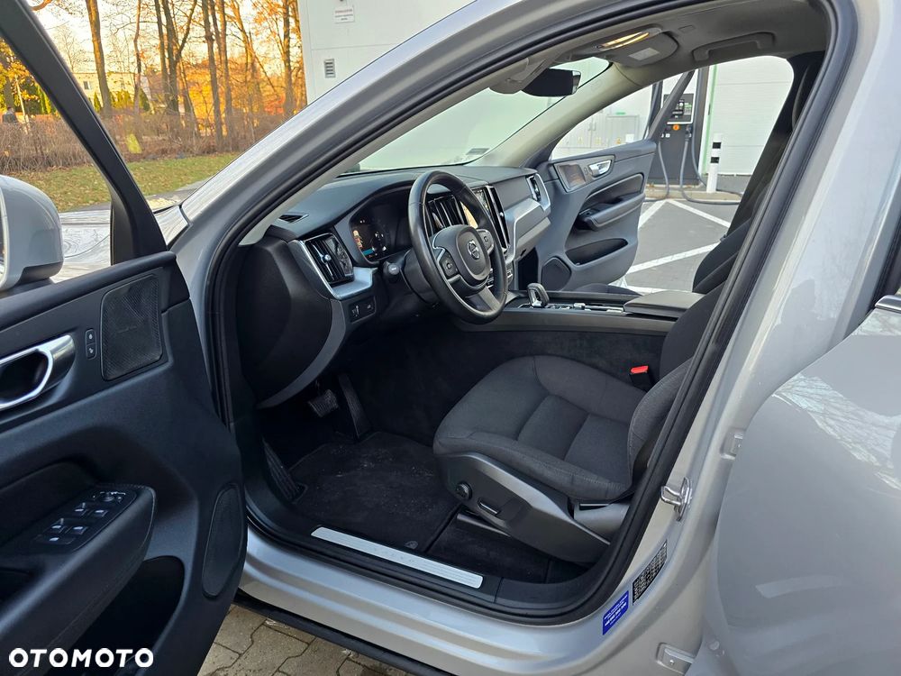 Volvo XC 60 D5 SCR AWD Momentum - 21