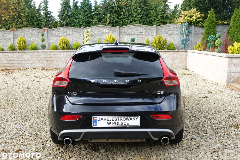 Volvo V40 D2 R Design - 10