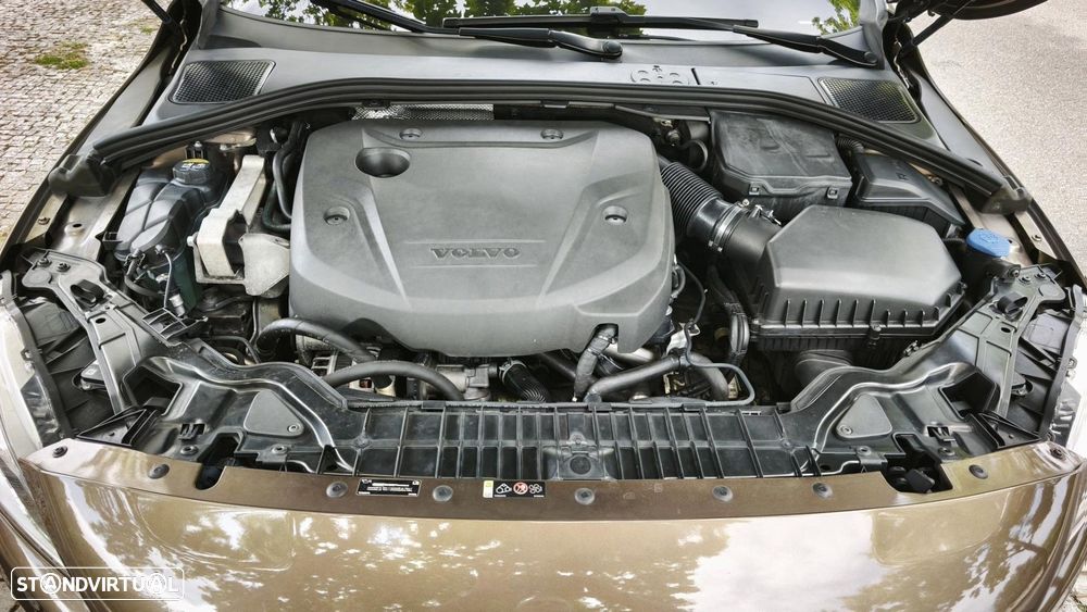 Volvo V60 Cross Country 2.0 D3 Summum Geartronic - 19