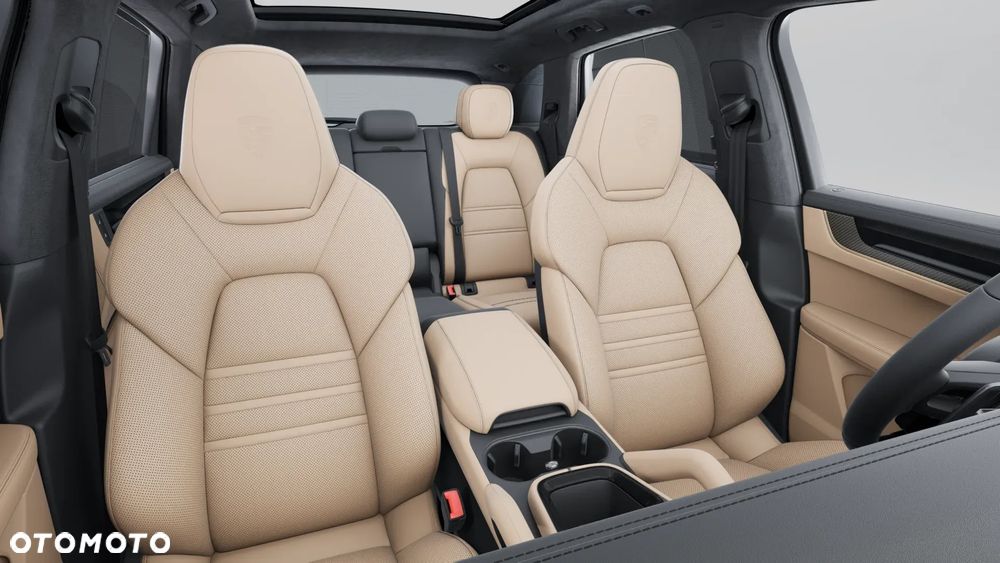 Porsche Cayenne GTS - 8