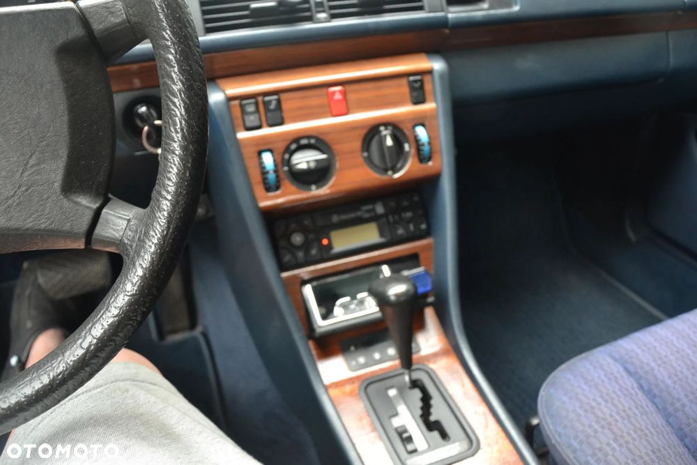 Mercedes-Benz W124 (1984-1993) - 14