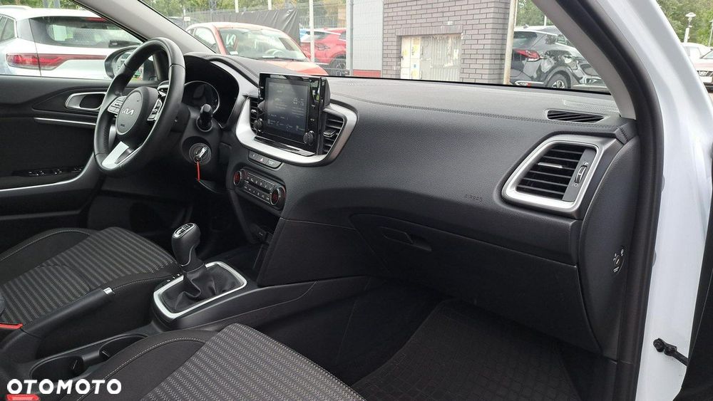 Kia Ceed 1.5 T-GDI M - 28