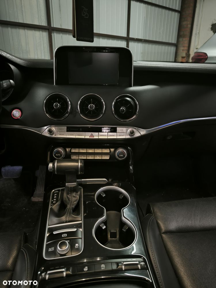 Kia Stinger 2.0 T-GDI GT Line - 11