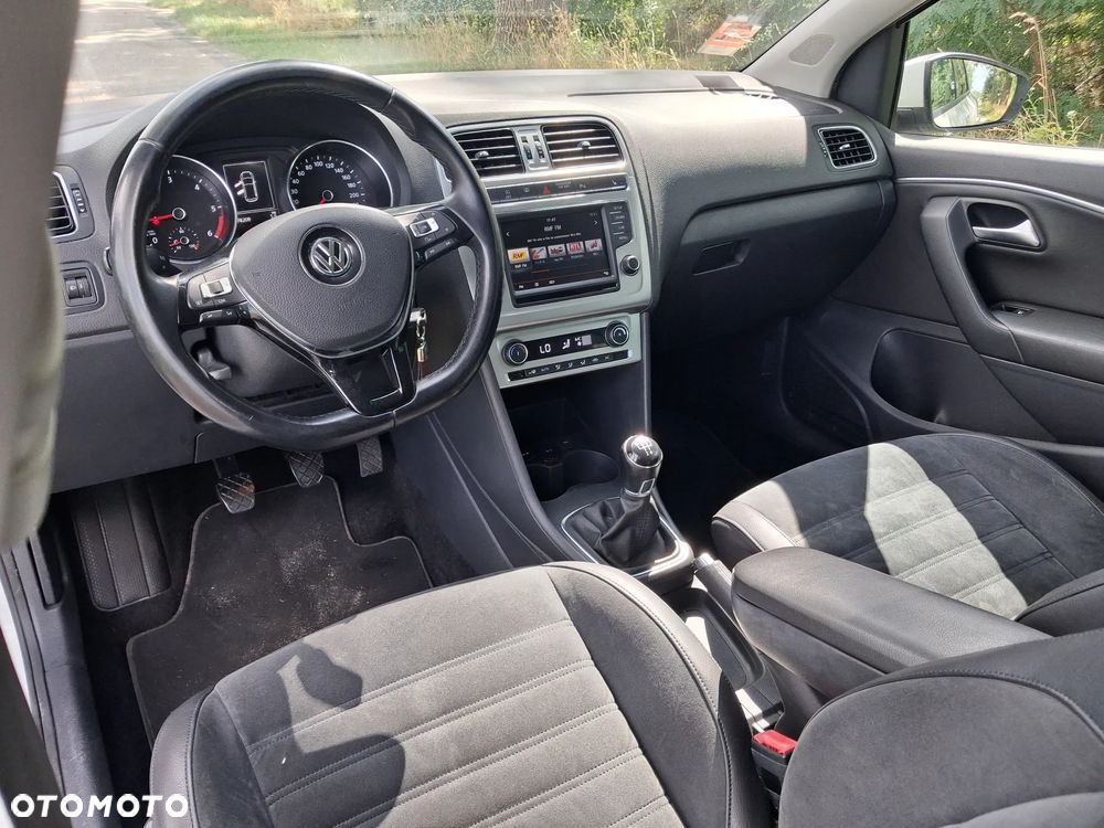 Volkswagen Polo 1.4 TDI Blue Motion Technology Allstar - 13