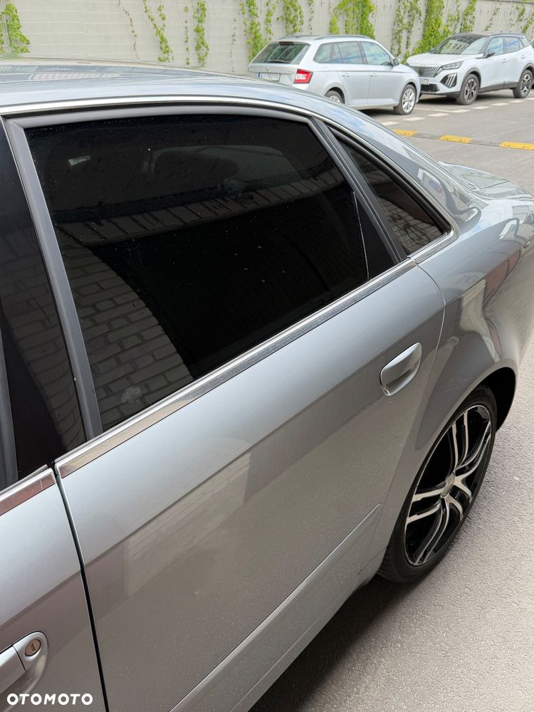 Audi A4 Limousine 1.6 - 8
