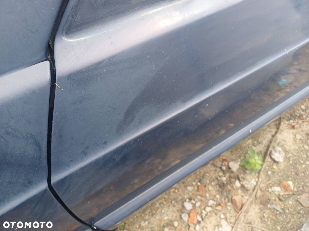 DRZWI KOMPLETNE LEWY PRZÓD MERCEDES-BENZ W201 190 - 4