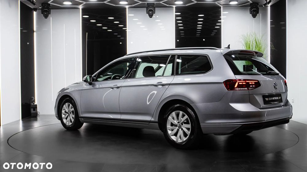 Volkswagen Passat Variant 1.5 TSI EVO Essence DSG - 4
