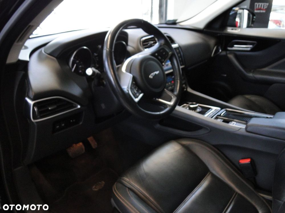 Jaguar F-Pace - 22