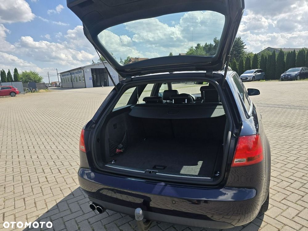 Audi A4 Avant - 22