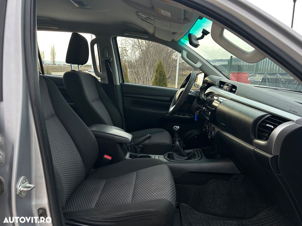 Toyota Hilux 2.4D 150CP 4x4 Double Cab 6MT Style - 19