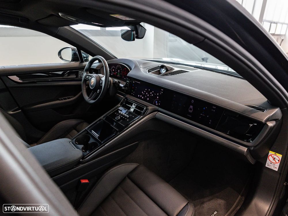 Porsche Panamera - 39