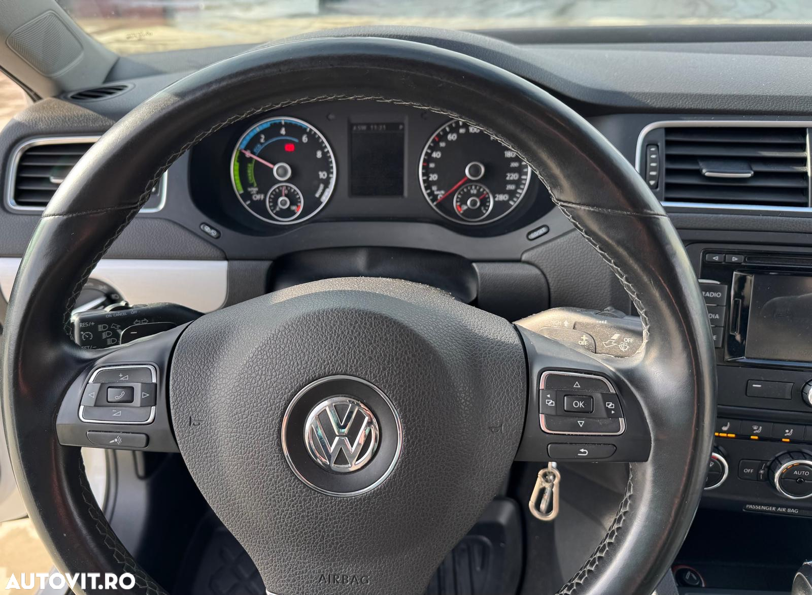 Volkswagen Jetta 1.4 Hybrid DSG Comfortline - 10