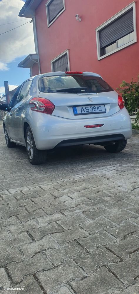 Peugeot 208 e-HDi FAP 92 EGS6 Stop&Start Allure - 3