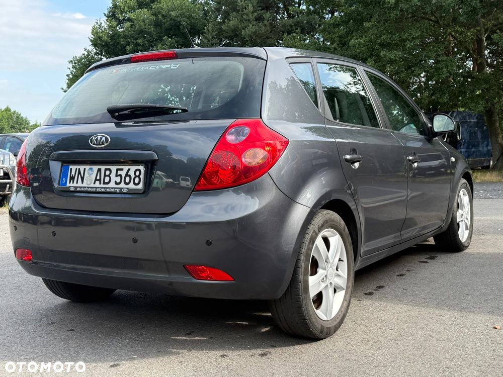 Kia Ceed 1.6 CRDi ISG Business Line - 3