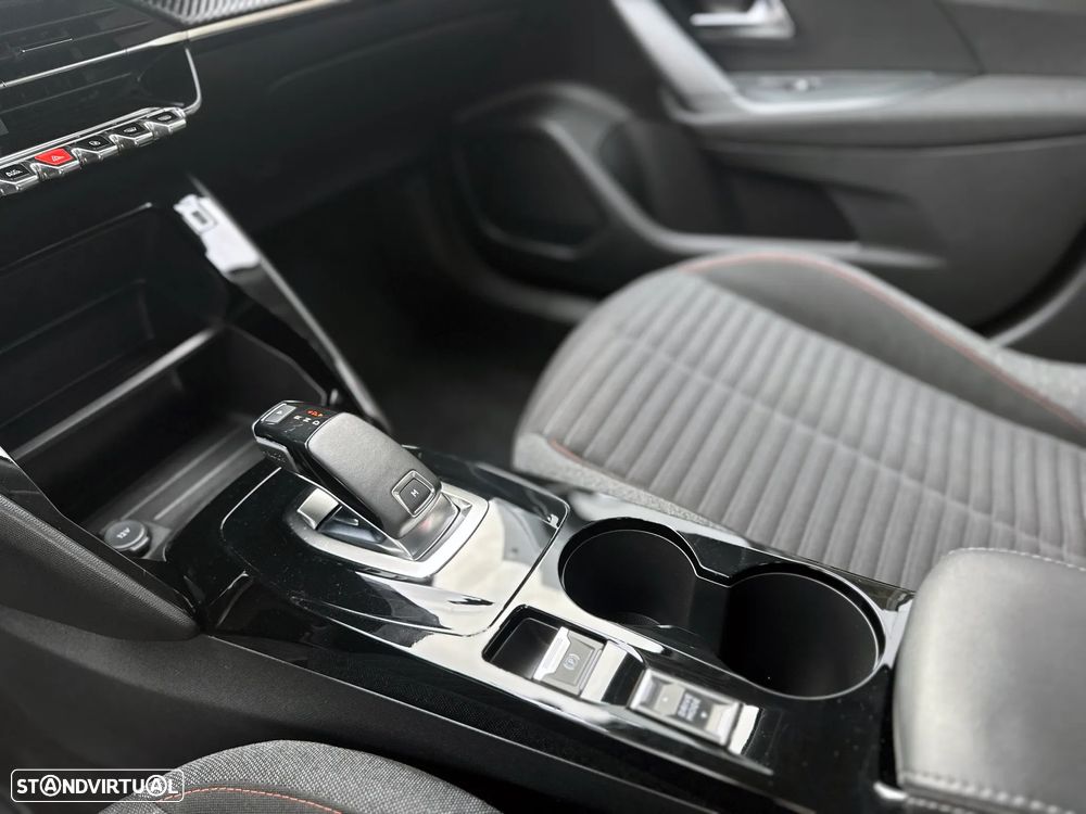 Peugeot 2008 1.2 PureTech Active Pack EAT8 - 14