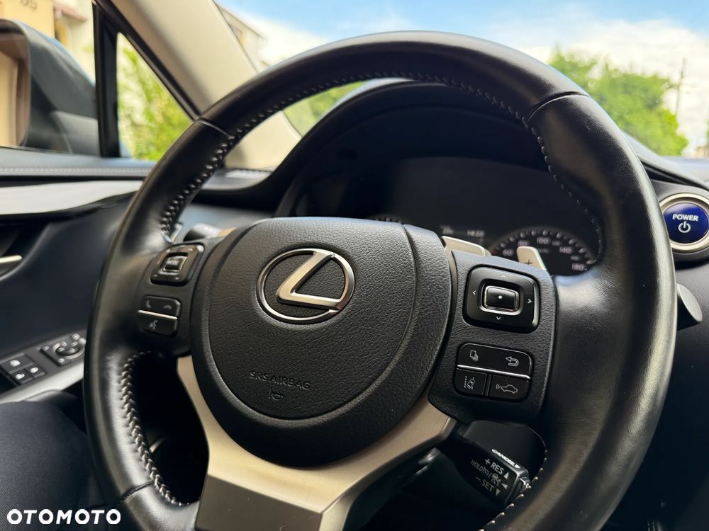 Lexus NX 300h Business Edition AWD - 28