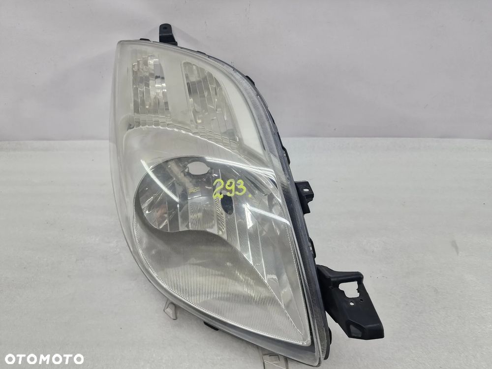 TOYOTA YARIS II 05- PRAWA LAMPA PRZEDNIA PRZÓD , NR 81110-0D120 , NR AUKCJI LA293 - 1