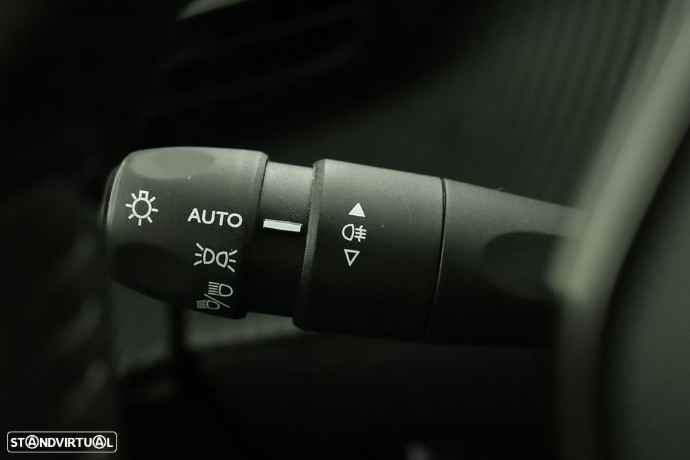 Peugeot 2008 1.2 PureTech Allure - 18