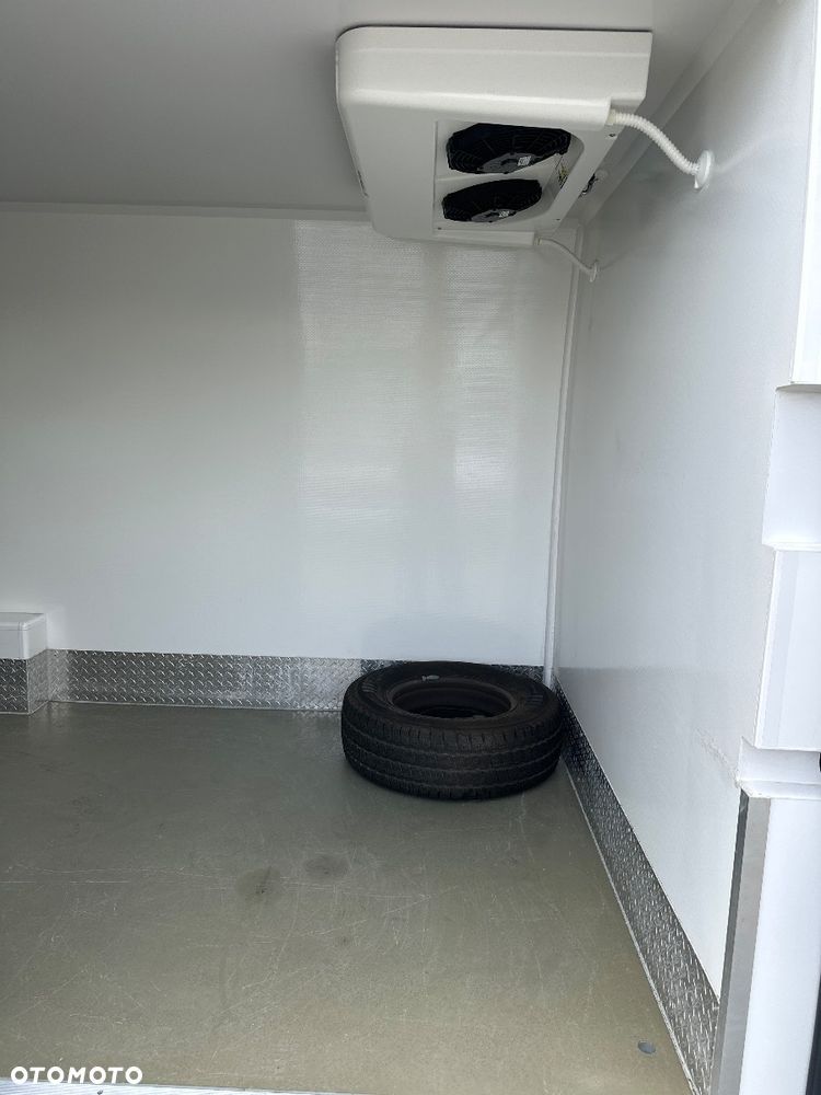 Ford TRANSIT CUSTOM - 27
