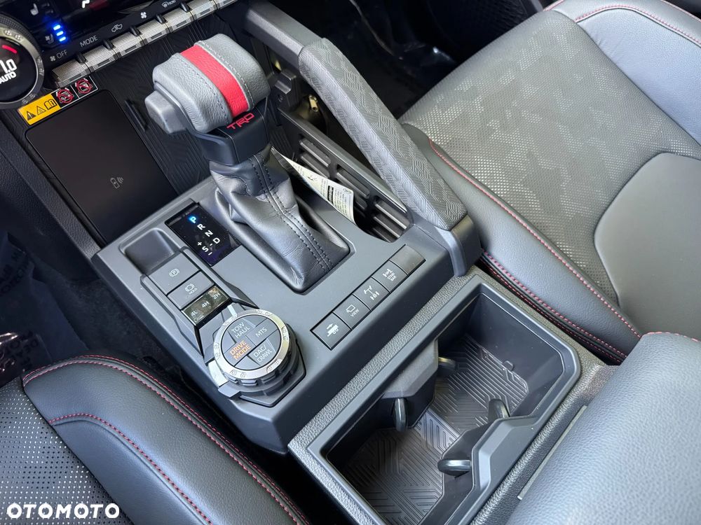 Toyota Tacoma - 9