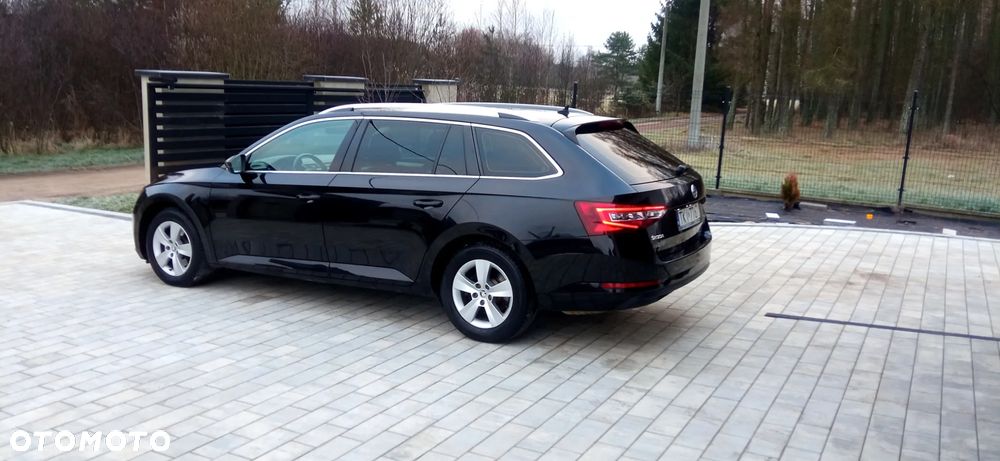 Skoda Superb 2.0 TDI Ambition DSG - 6