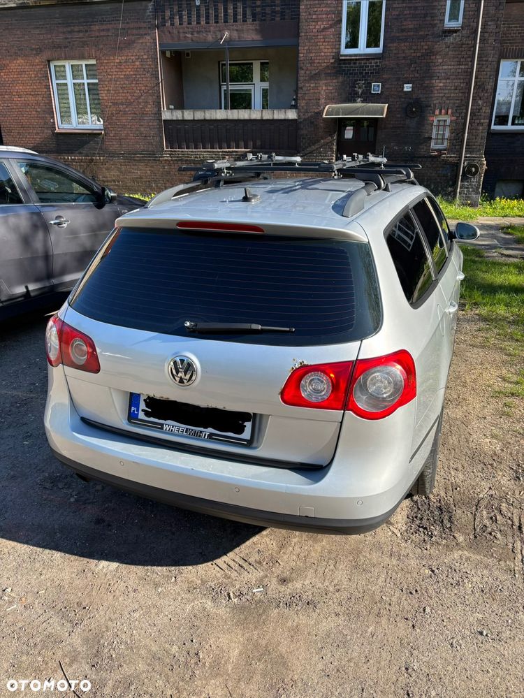 Volkswagen Passat 1.6 Comfortline Family - 7