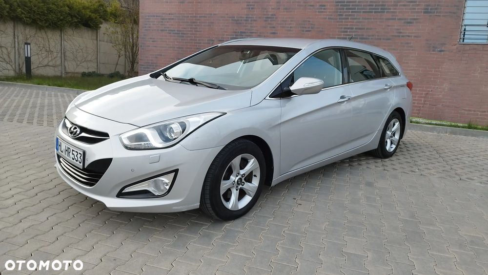 Hyundai i40 Kombi blue 1.6 Family - 38