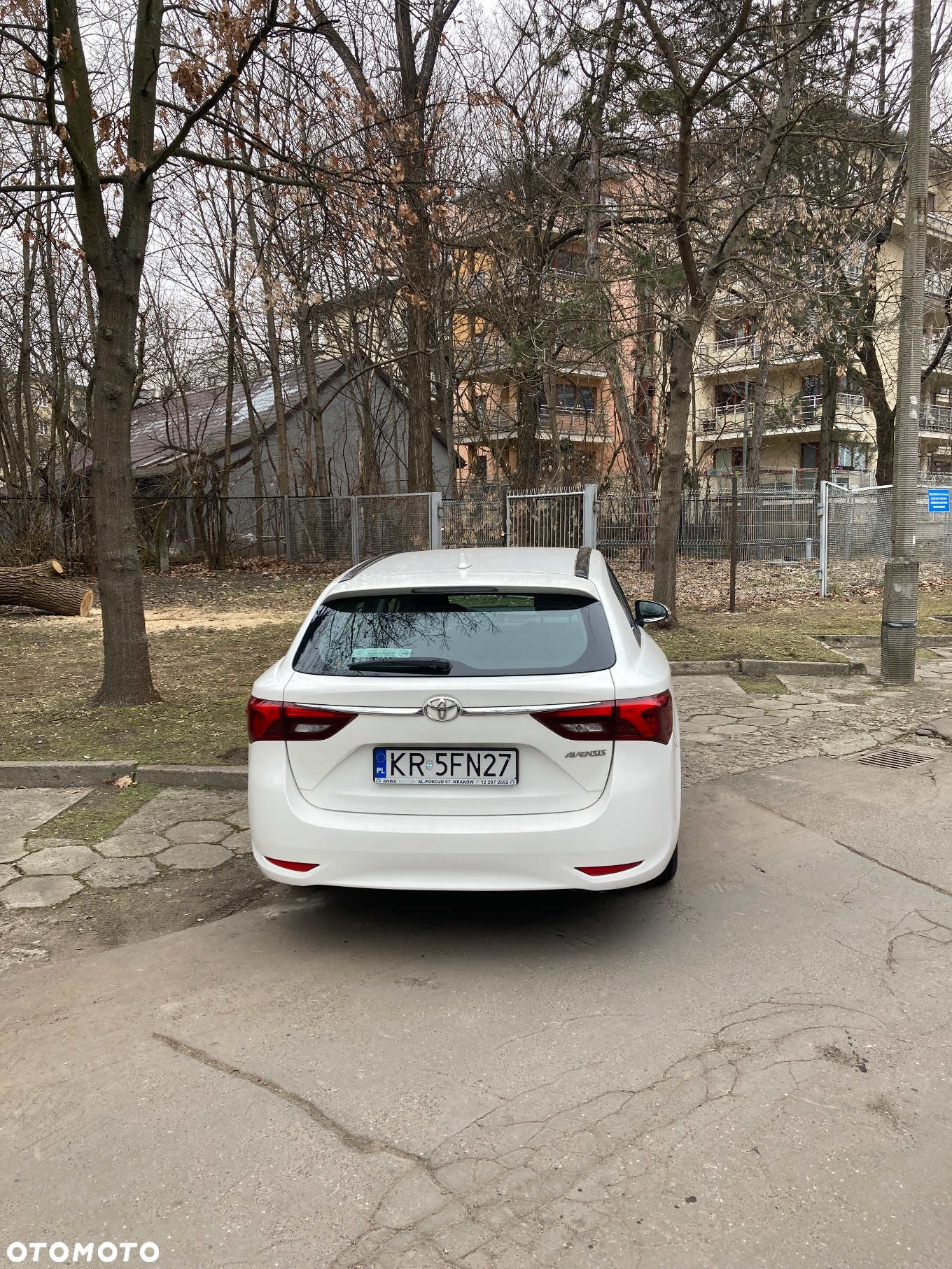 Toyota Avensis 1.6 Active - 9