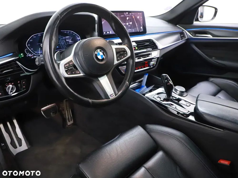 BMW Seria 5 530e xDrive M Sport sport - 11