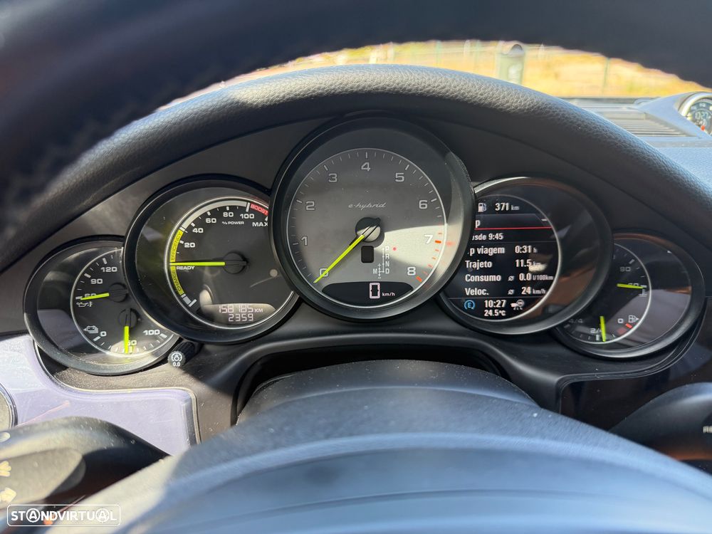 Porsche Panamera — fotografia 16