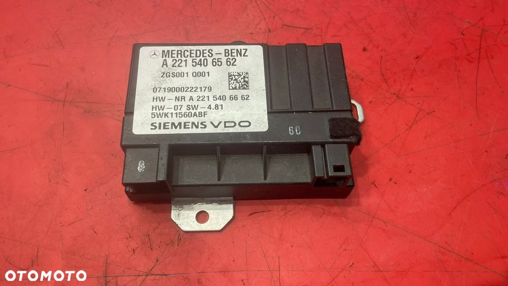 Mercedes moduł pompy paliwa sterownik 2215406562 - 1
