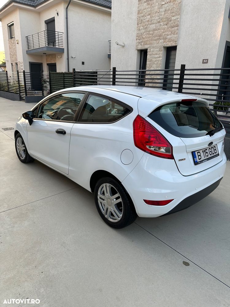 Ford Fiesta 1.4 TDCI Comfort - 4