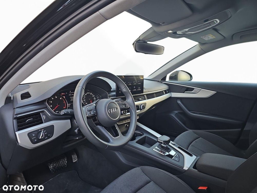 Audi A4 Limousine - 11