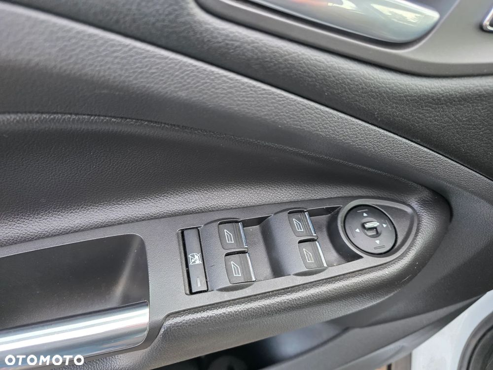 Ford Kuga - 12