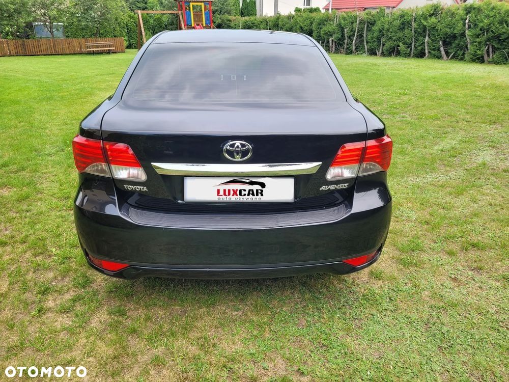 Toyota Avensis 1.6 Premium - 5