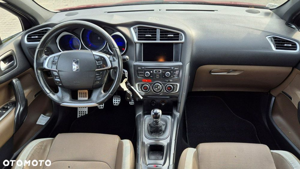 Citroën DS4 1.6 HDi SoChic - 9