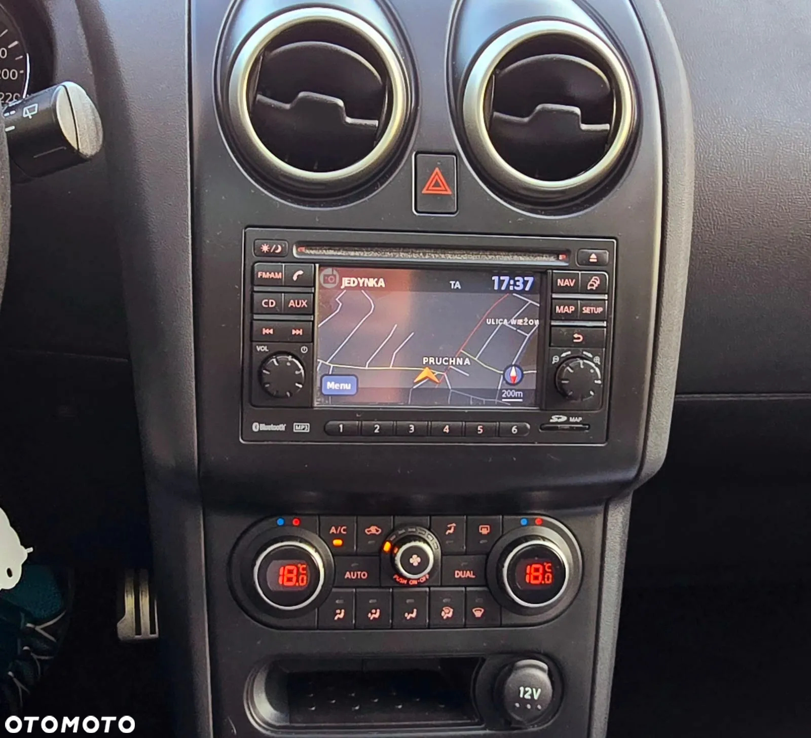 Nissan Qashqai 2.0 CVT lounge - 12