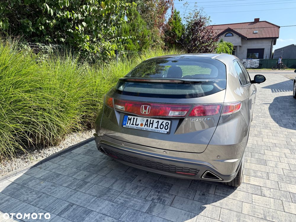 Honda Civic 1.8 Comfort - 24