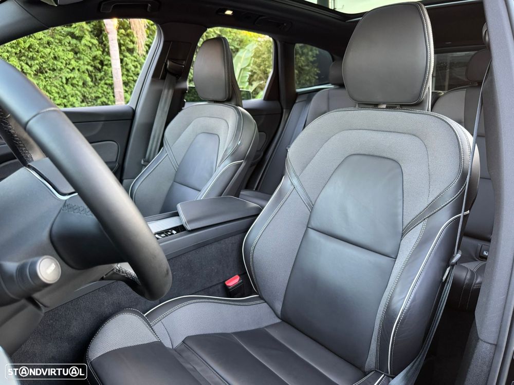 Volvo XC 60 2.0 T6 PHEV Black Edition AWD - 18