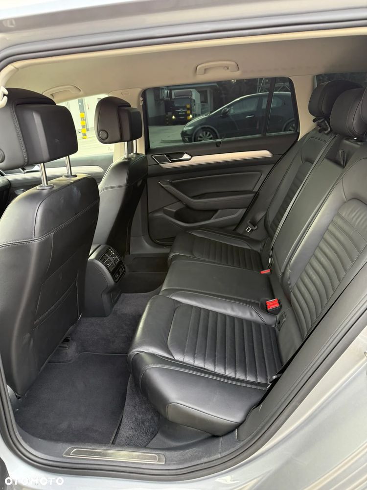 Volkswagen Passat Variant 1.8 TSI BMT Highline DSG - 16