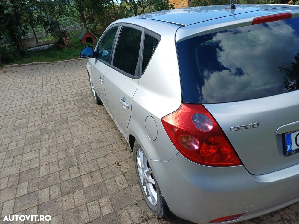 Kia Ceed Cee'd 1.4 GSL EX CITY - 4