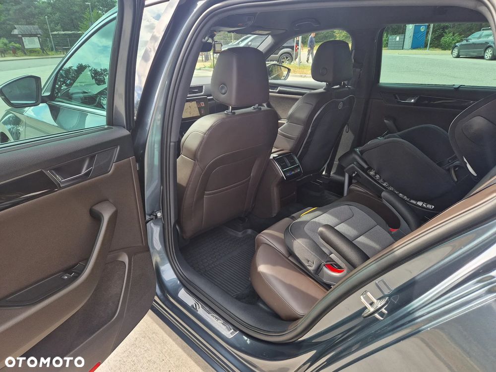 Skoda Superb 2.0 TDI 4x4 L&K DSG - 6