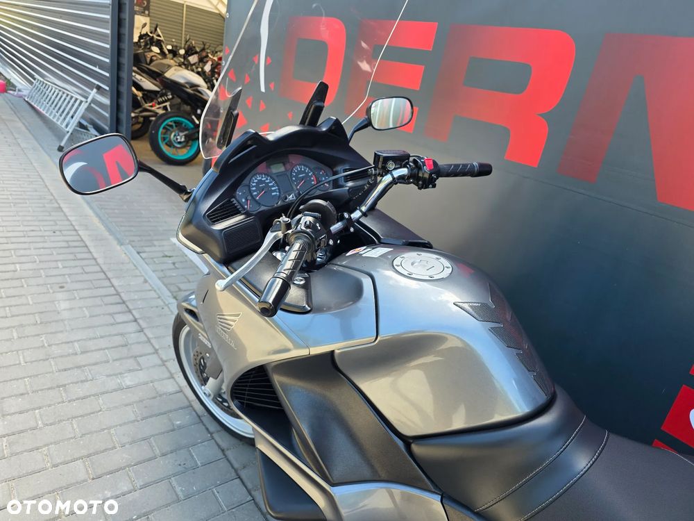 Honda NTV - 10