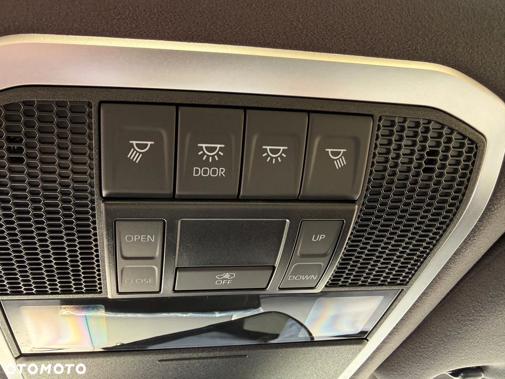 Toyota Land Cruiser - 17
