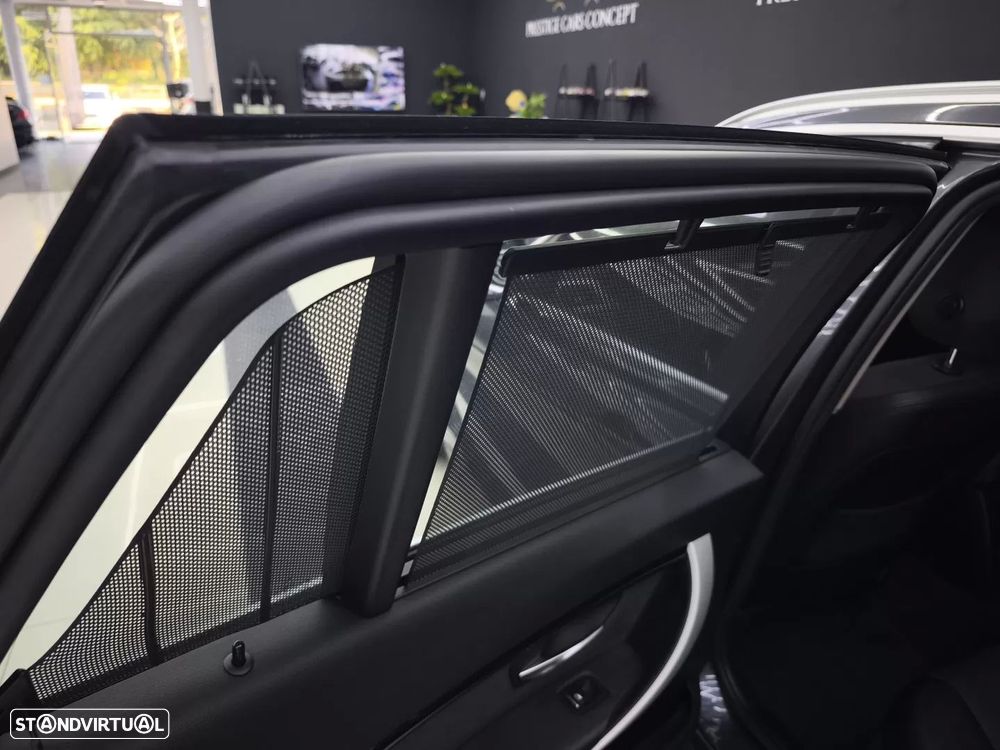 BMW 318 d Line Sport - 44