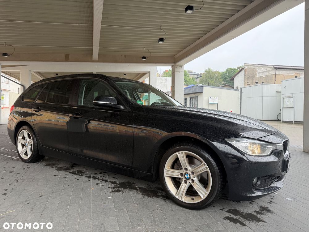 BMW Seria 3 320d Sport-Aut Sport Line - 2