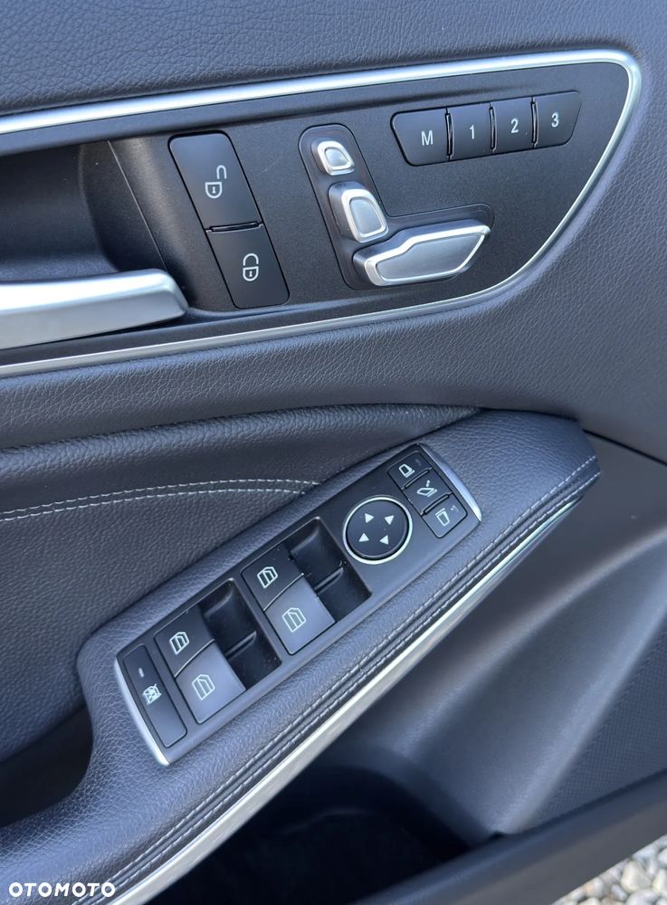 Mercedes-Benz Klasa A 250 4Matic 7G-DCT AMG Line - 16