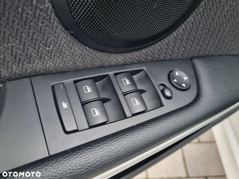 BMW Seria 3 320d xDrive - 9